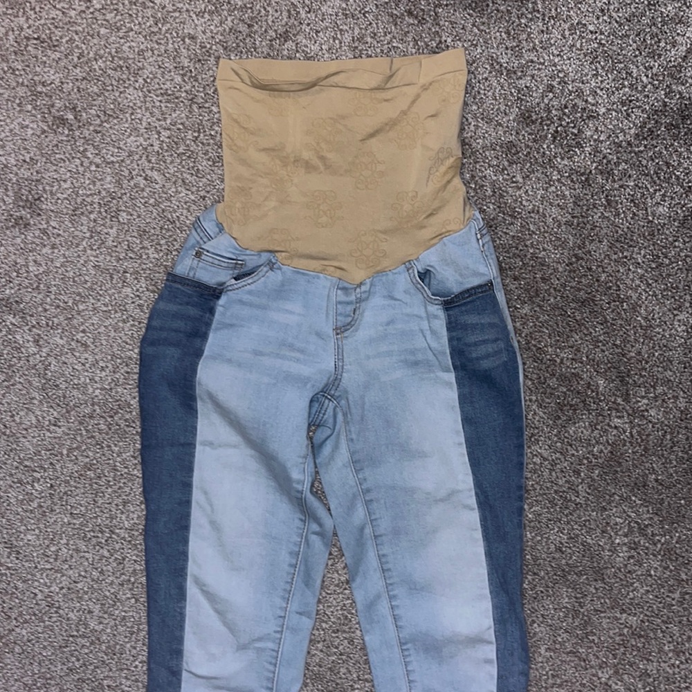 Jessica Simpson medium blue ankle maternity jeans